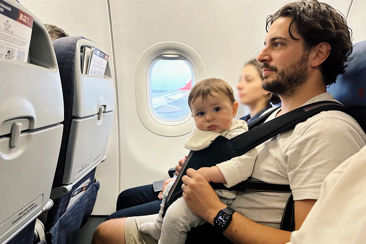 Voyager en avion : Tout savoir sur l’enfant gratuit ?