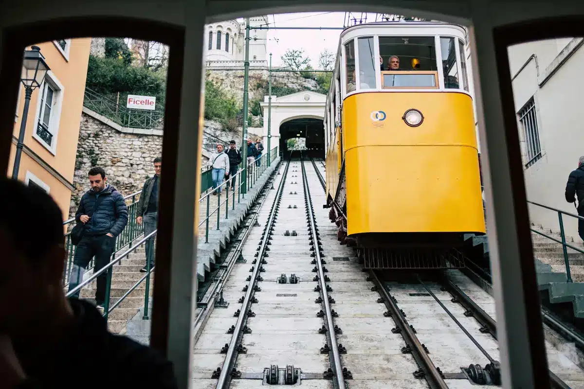 Funiculaire Lyon : Découvrez Fourvière et Saint-Just !