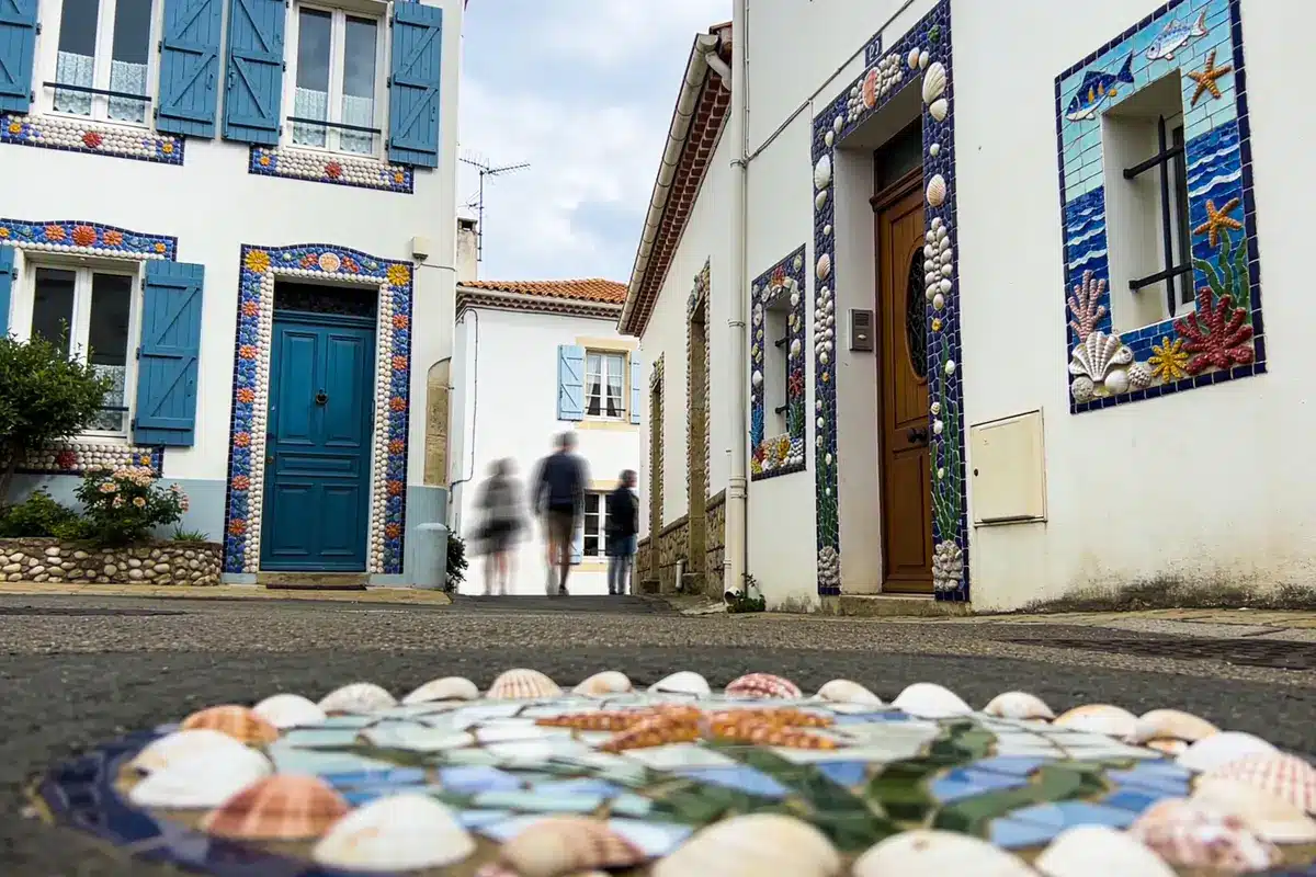 L’île Penotte : Découvrez Le Quartier Insolite Des Sables !